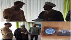 تجلیل از حجت الاسلام محمود محمدی فرمانده پایگاه بسیج بمناسبت روز معلم