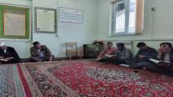 جمع خوانی قرآن کریم و دوره آموزشی تفسیر قرآن کریم ویژه ماه مبارک رمضان در مدیریت جهادکشاورزی ماهنشان