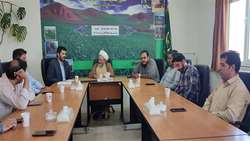 دیدار مدیر و کارکنان مدیریت جهاد کشاورزی شهرستان ایجرود با امام جمعه شهرستان به مناسبت هفته جهاد کشاورزی