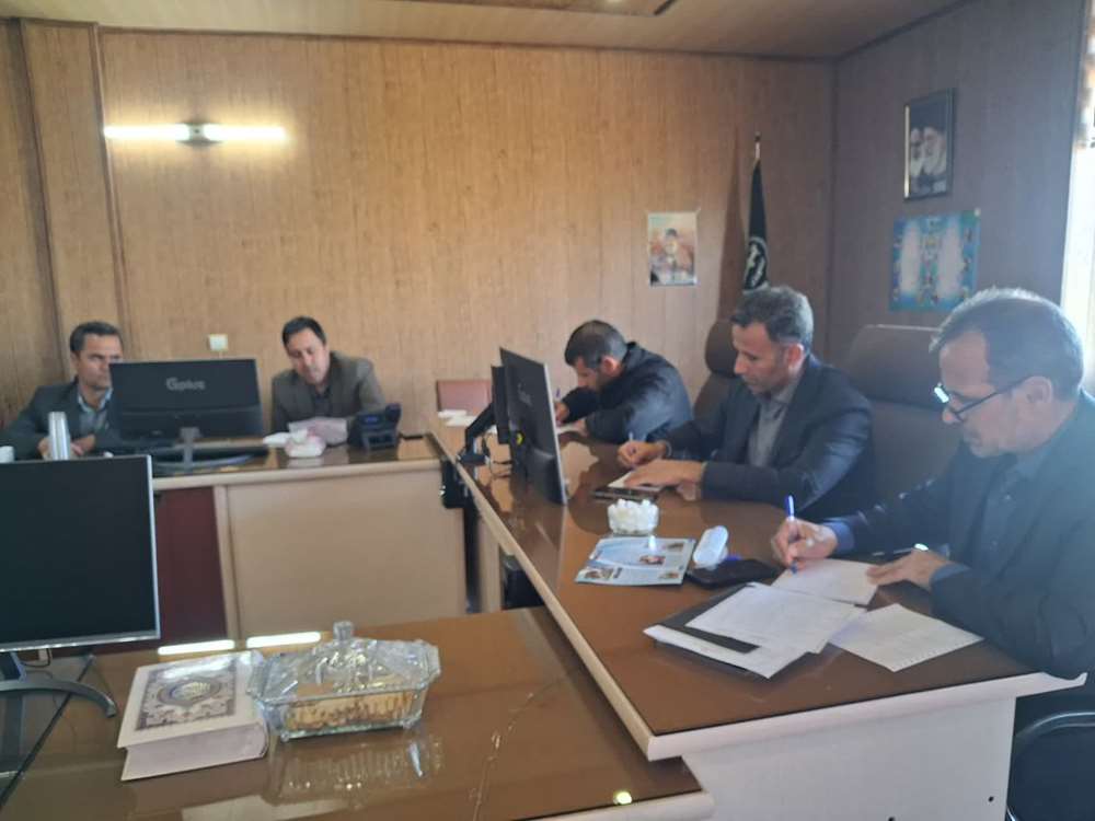 جلسه هماهنگی برای کنترل و پیشگیری از شیوع سویه جدید تب برفکی در شهرستان خدابنده 
