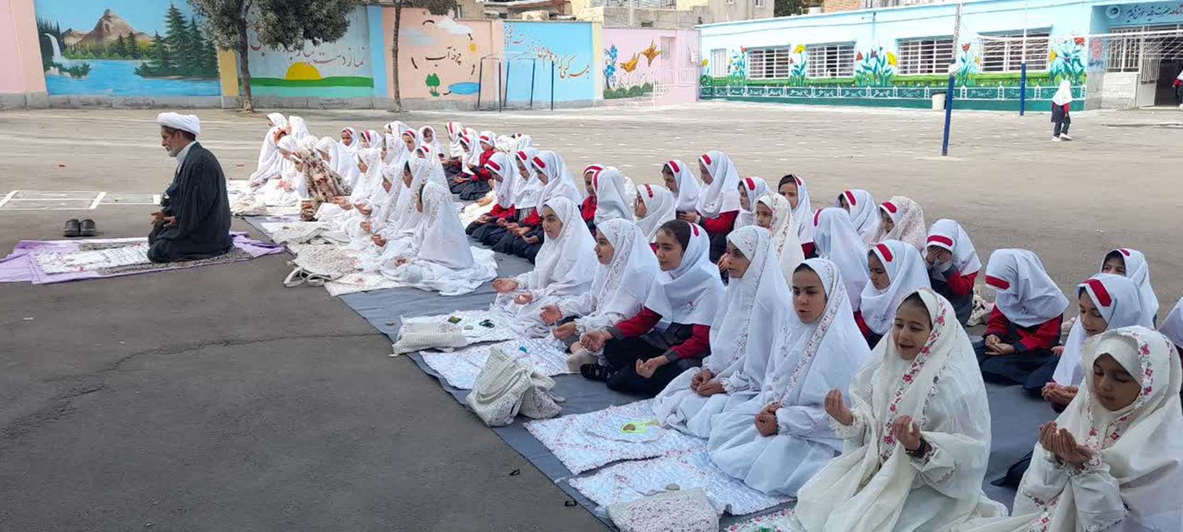 طنین معنویت در مدارس خدابنده: آغاز سال تحصیلی با نماز جماعت 