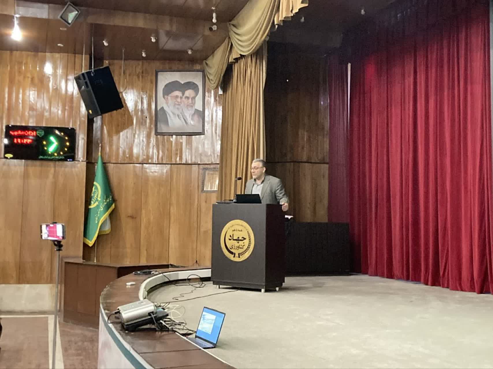تأکید رئیس سازمان جهاد کشاورزی زنجان بر به‌کارگیری فناوری‌های نوین و مدیریت مشارکتی در ارتقای بهره‌وری آب
